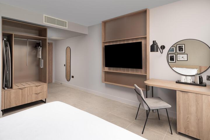 Room 11 of 60