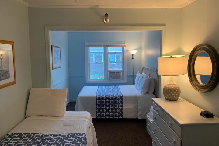 Room 9 of 49