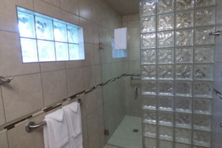 Room 9 of 35