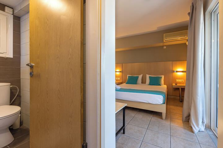 Room 3 of 12