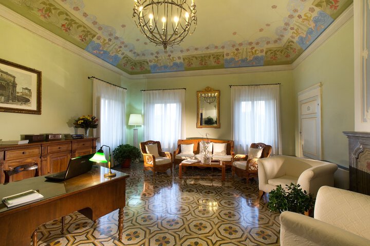 Guest Lobby