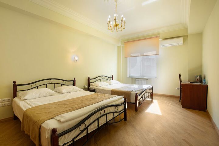 Room 28 of 85