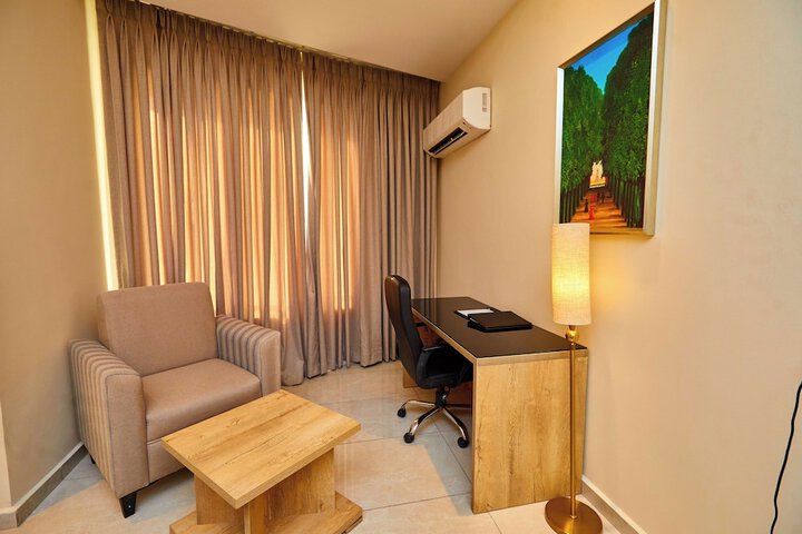 Room 15 of 41