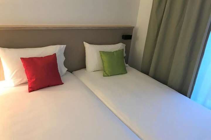 Room 15 of 54