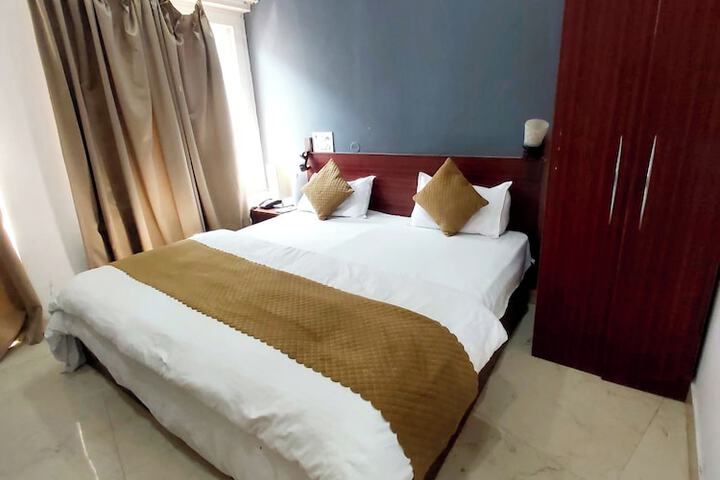 Room 15 of 69