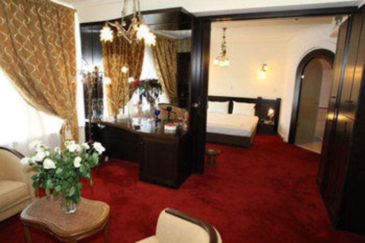 Room 12 of 20