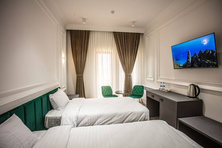 Room 5 of 37