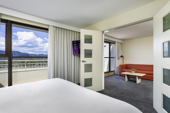 Room 25 of 58
