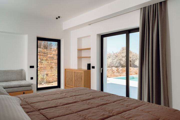 Room 9 of 24