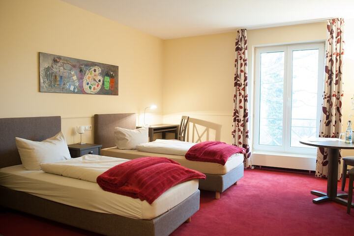 Room 16 of 49