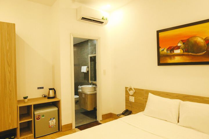 Room 8 of 32