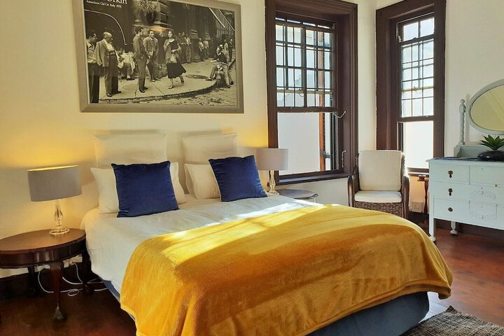 Room 6 of 33