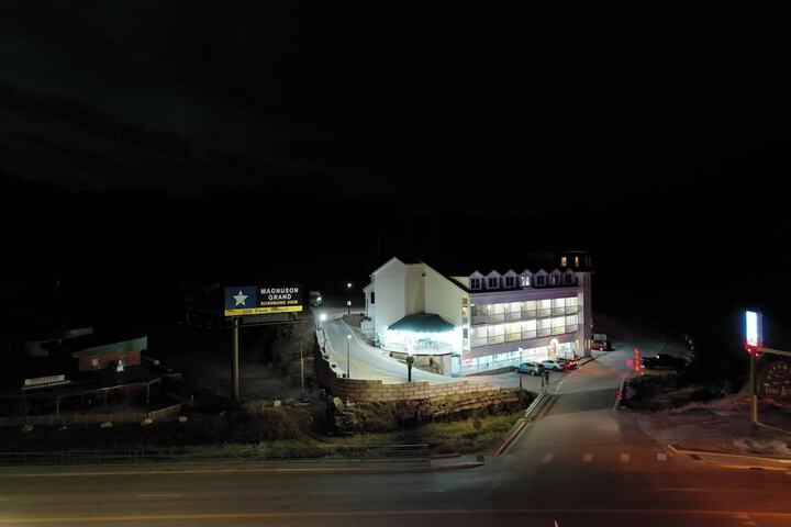 Hotel 100 of 105
