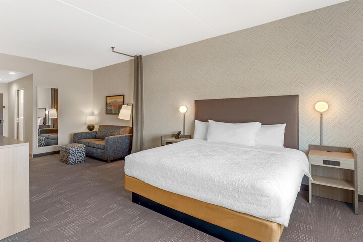 Room 6 of 40