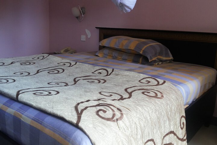 Room 8 of 70