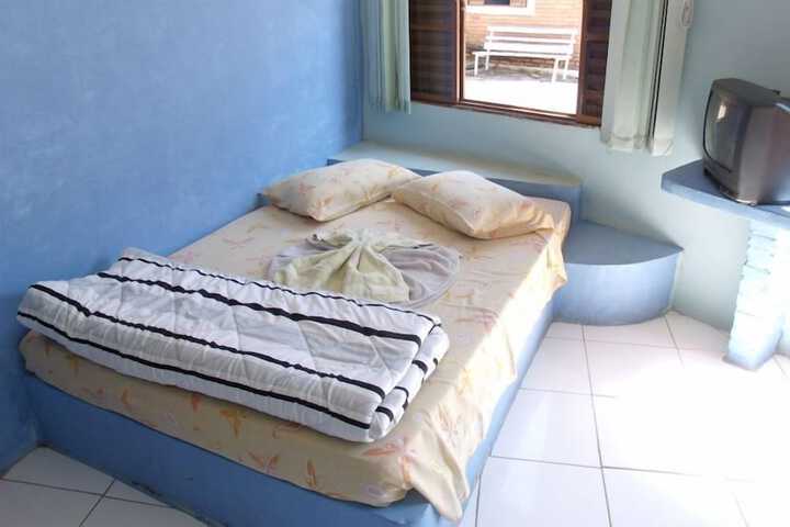 Room 5 of 32