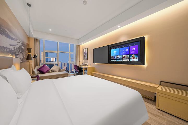Room 28 of 77