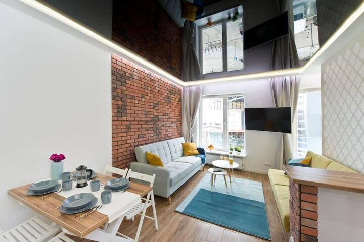 Room 3 of 176