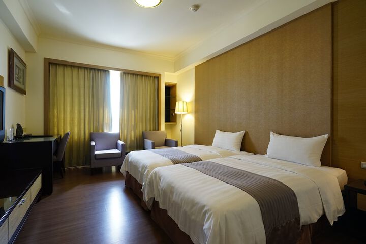 Room 6 of 31