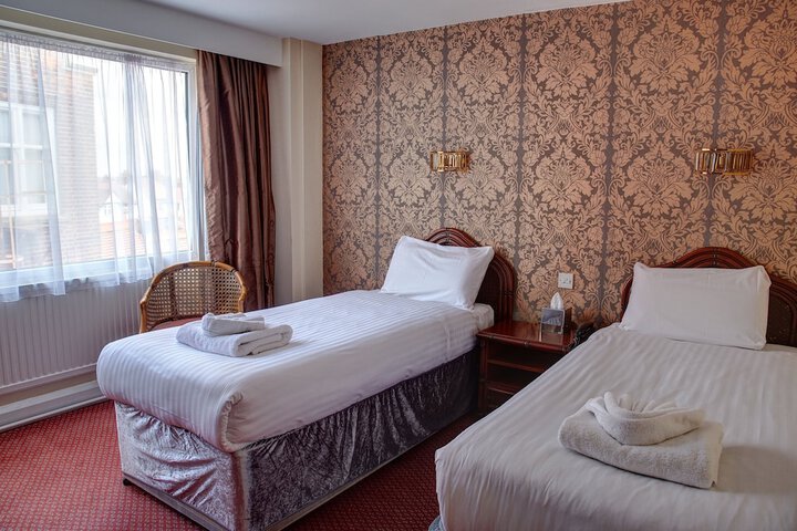 Room 16 of 70