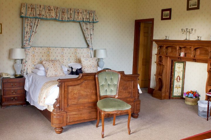 Room 6 of 56