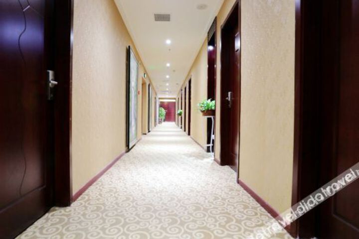 Hotel Interior 15 of 32