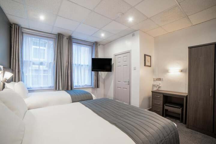 Room 13 of 48
