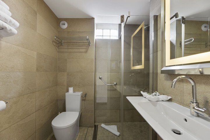 Room 40 of 51