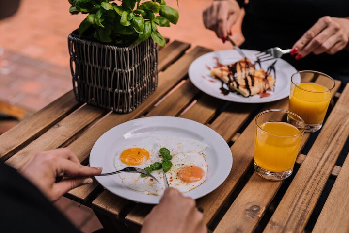Breakfast/Coffee Service 105 of 122