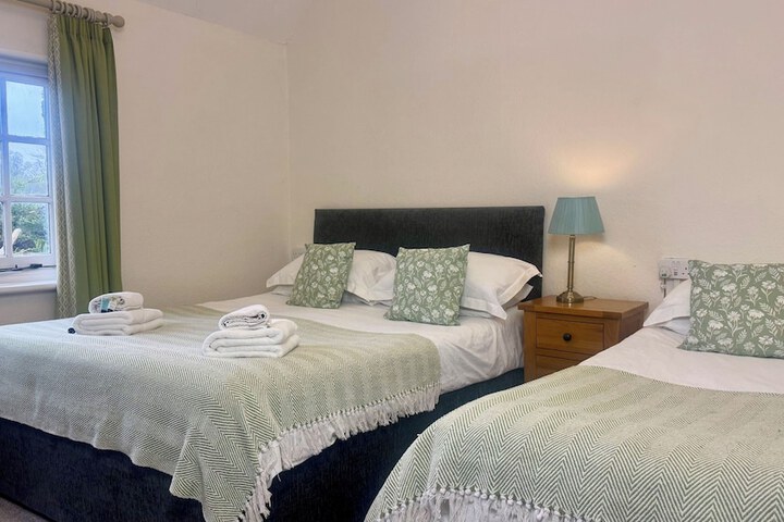 Room 3 of 24