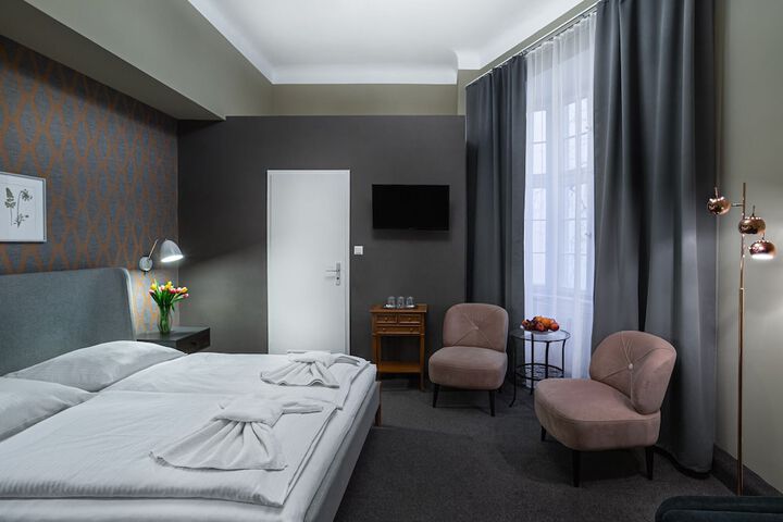 Room 14 of 48