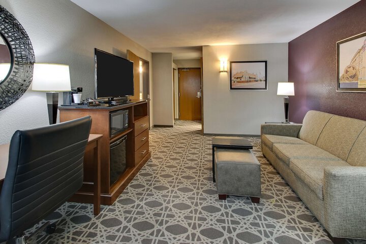 Room 9 of 50