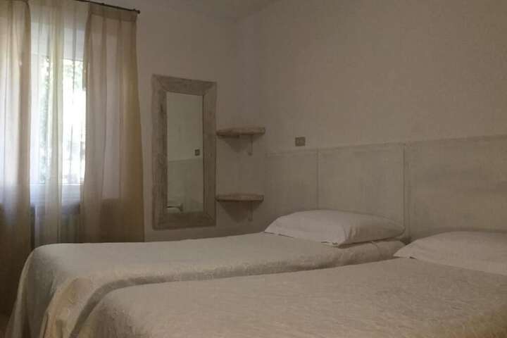 Room 12 of 17