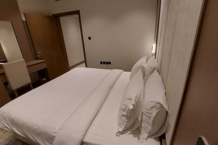 Room 19 of 64