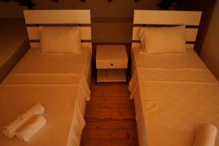 Room 70 of 139