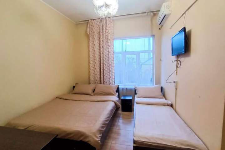 Room 7 of 13