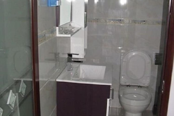 Room 12 of 23
