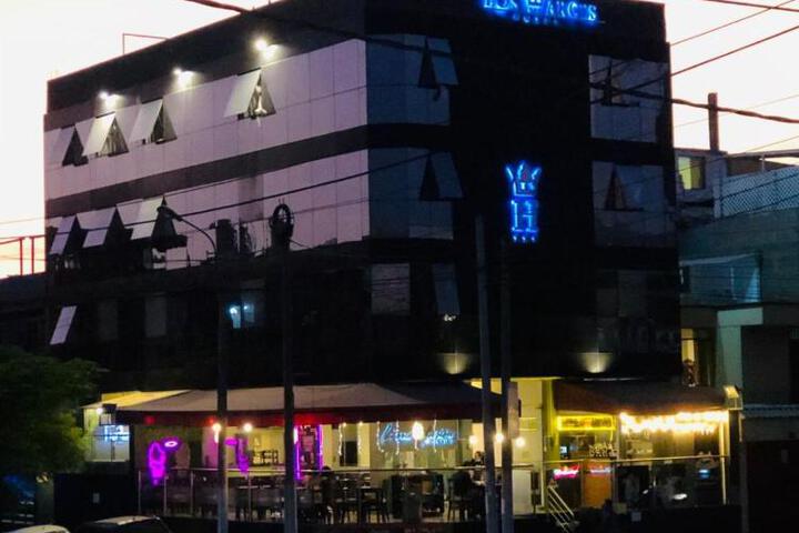 LOS ARCES HOTEL