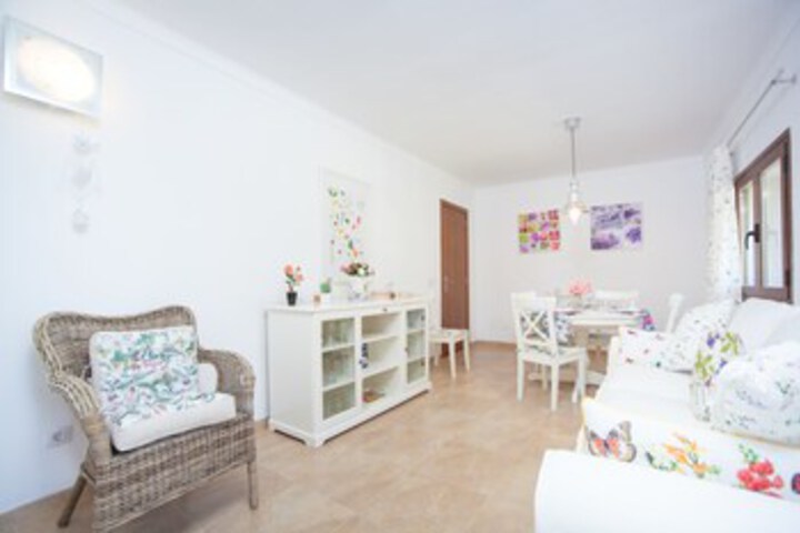 Room 12 of 25