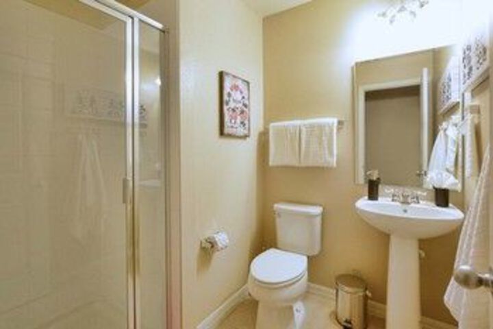Room 4 of 26