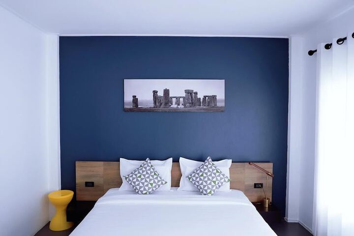 Room 3 of 20