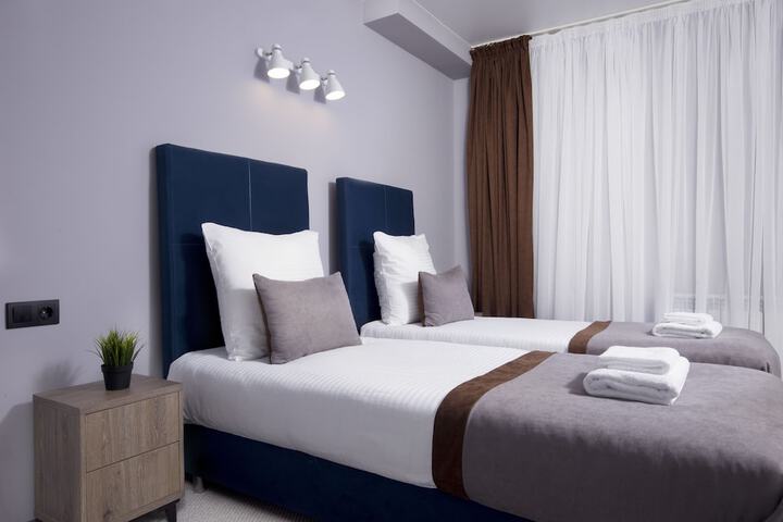 Room 3 of 20