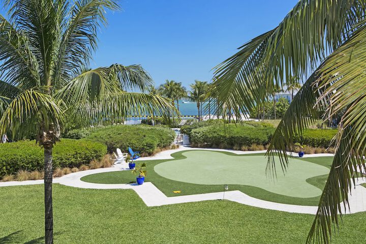 Mini-golf