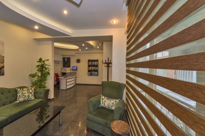 Entrance & Lobby