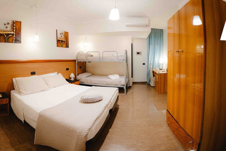 Room 27 of 72