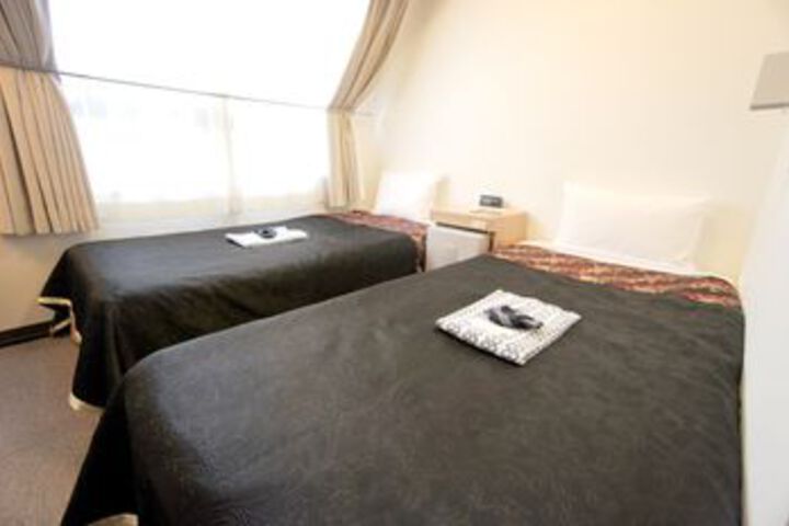 Room 5 of 24