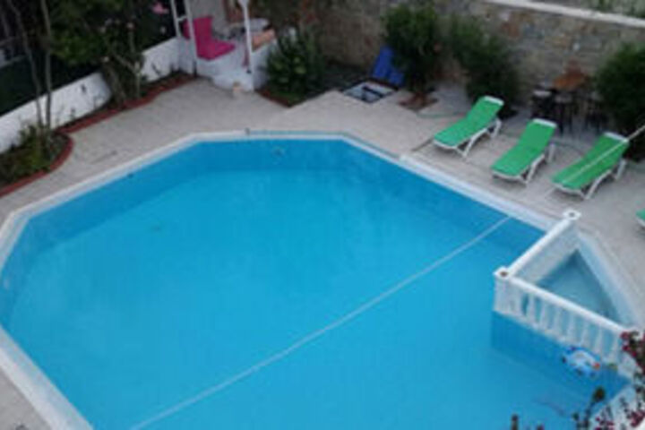 Pool 16 of 18