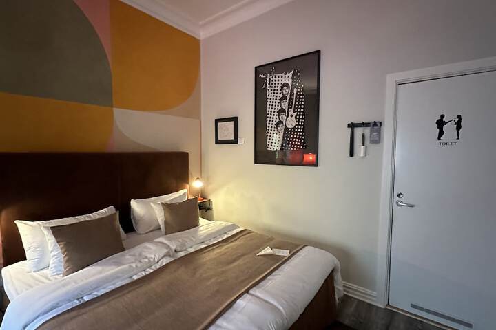 Room 13 of 139