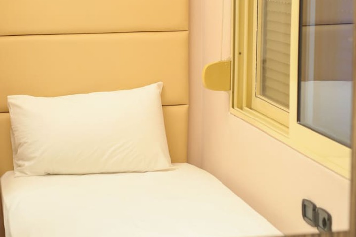 Room 15 of 218