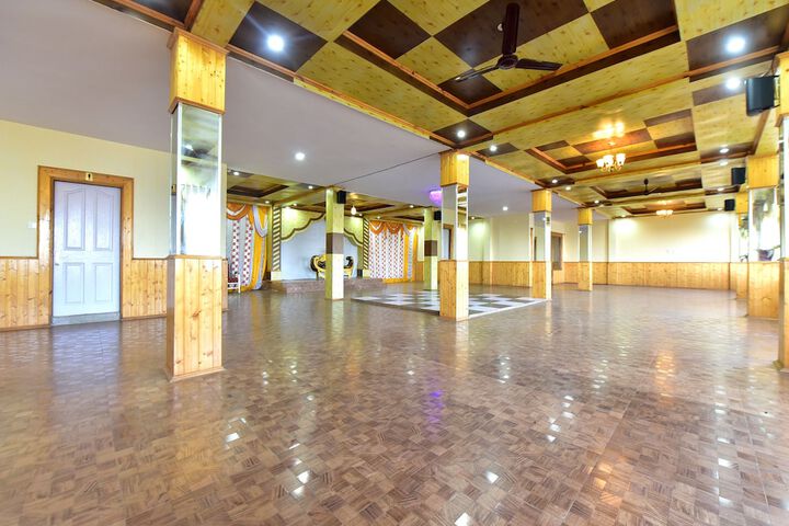 Ballroom/Hall 8 of 39